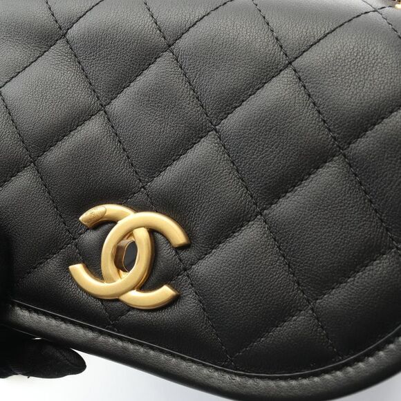Chanel Matelasse Leather Shoulder Bag - Picture 7 of 9